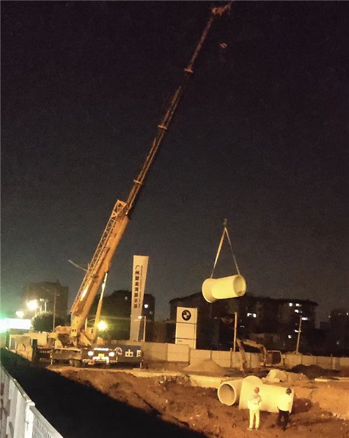 海门市“弯臂矫正”—— 吊车的 “形变补偿” 技术